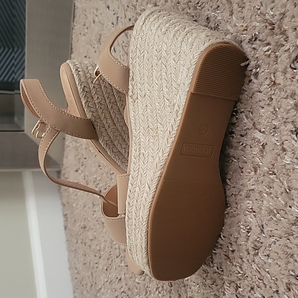 Top Moda Platform Sandal - Picture 3 of 3